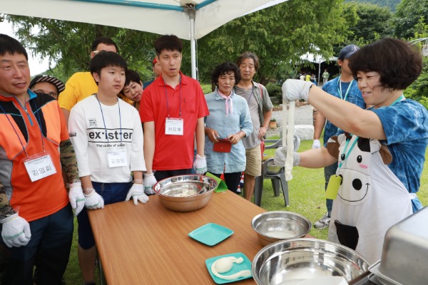 (4-2)참고사진_치유농업_홍보팜파티02(2017.8.25).jpg