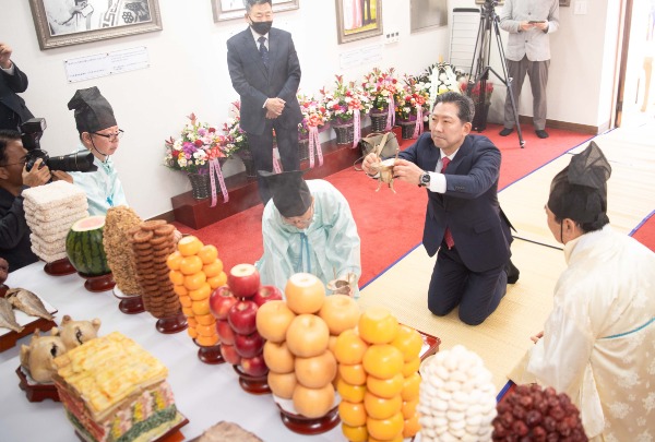 ¹ÚÁ¤Èñ ´ëÅë·É ź½Å108µ¹(0).jpeg